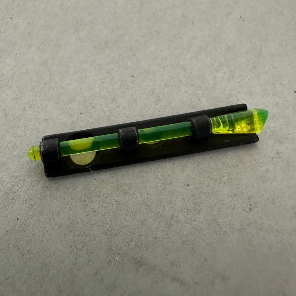 Mossberg 940 vent ribbed Barrel Front Sight, yellow fiber optic, no screw